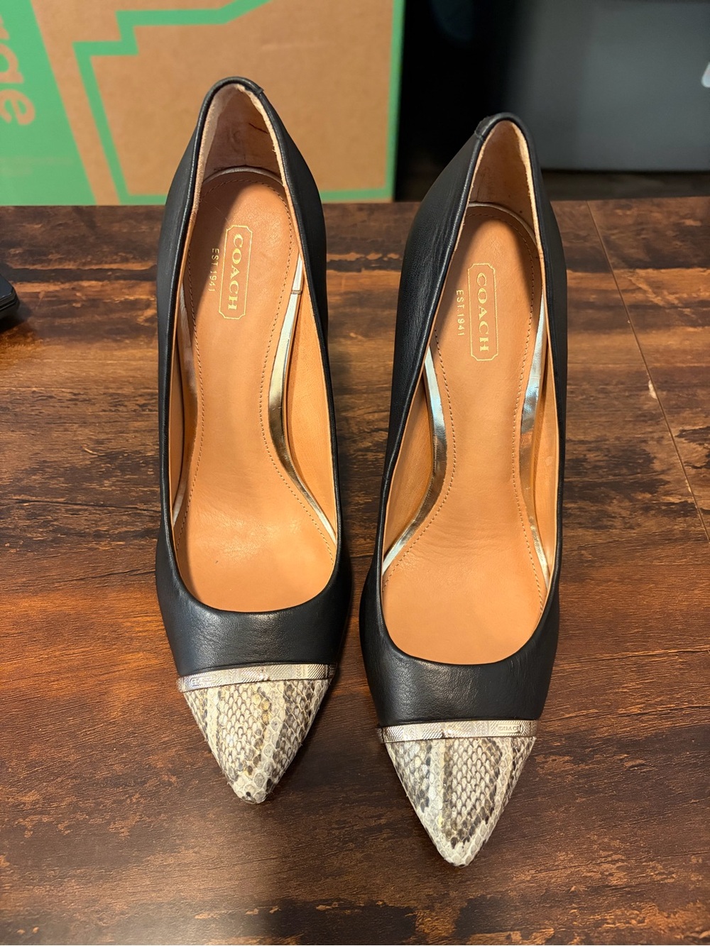 Coach Black Leather Snakeskin Cap Toe Pumps Heels 8.5 - Picture 2 of 6